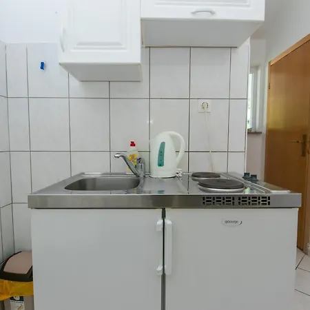 6677b Apartament *