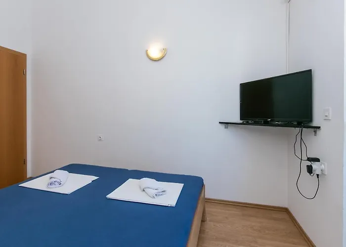 6677b Apartment *