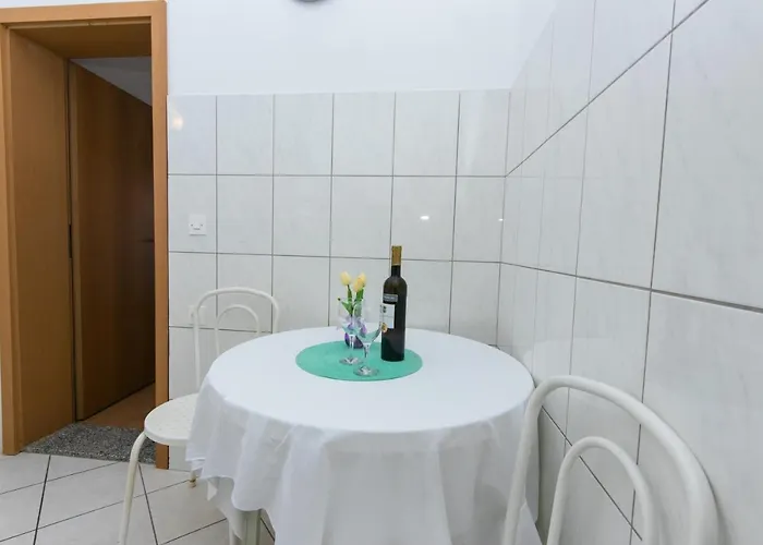 6677b Apartment Podaca