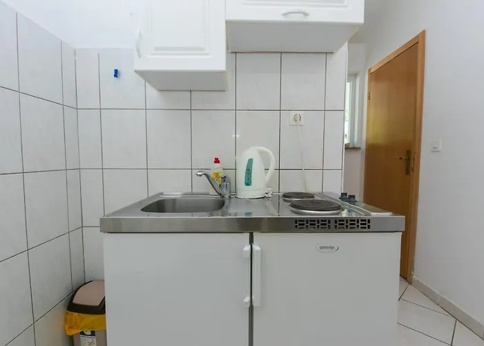 6677b Apartment *